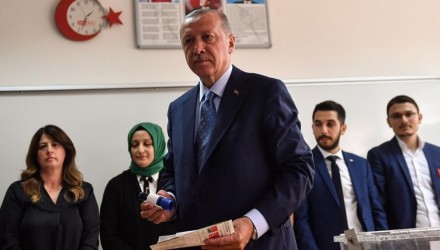 erdogan vota colegio electoral estambul 1529851424438