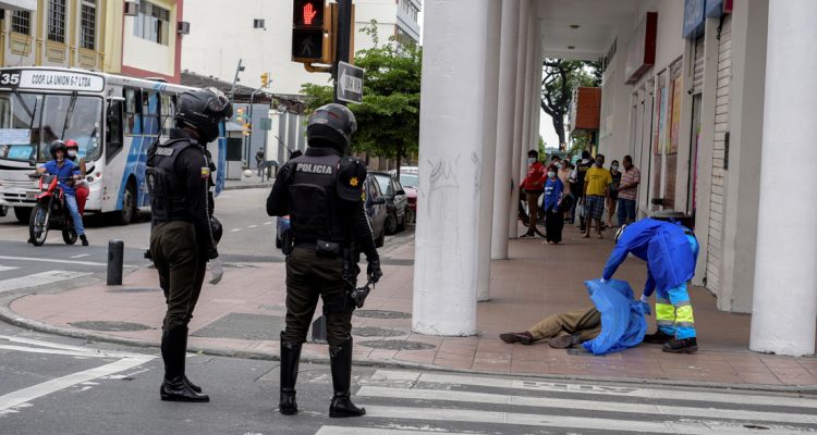 Guayaquil muertos en las calles